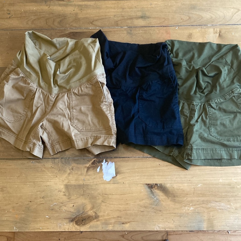 Old Navy Maternity Roll-Over Waist Chino Shorts Medium Lot of Three